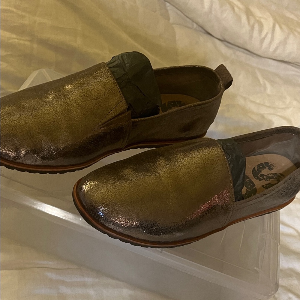 Sorel Women's Bronze Slip-On Loafers